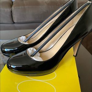 CIRCA Joan & David Pumps